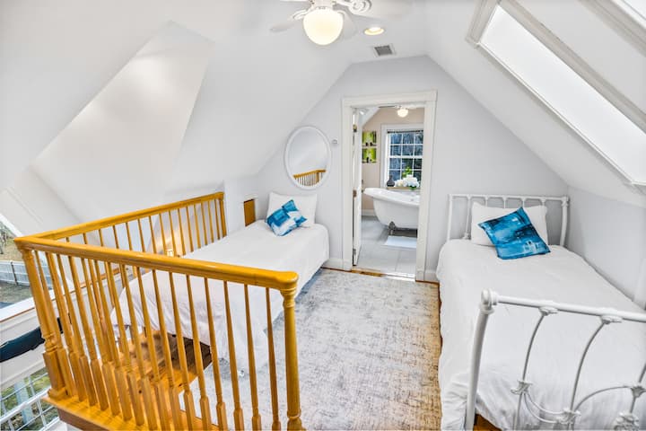 Need extra sleeping space? Our pull-out trundle bed on the 3rd-floor loft sleeps two.  Located between the master bedroom and 3rd-floor bath it conveniently accommodates multi-family guests.  Just let us know if you need them and they will be set up.