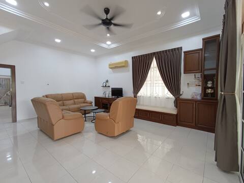 D96 Homestay Tangkak 钻石民宿