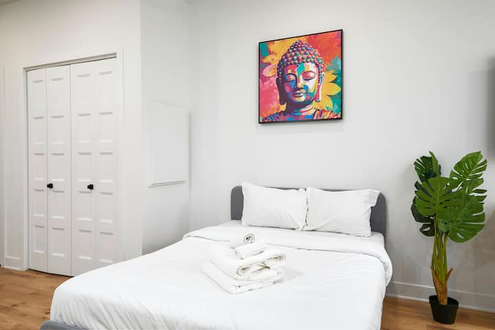Yuka Condo - Amazing Condo In Heart Of Mtl - LaSalle