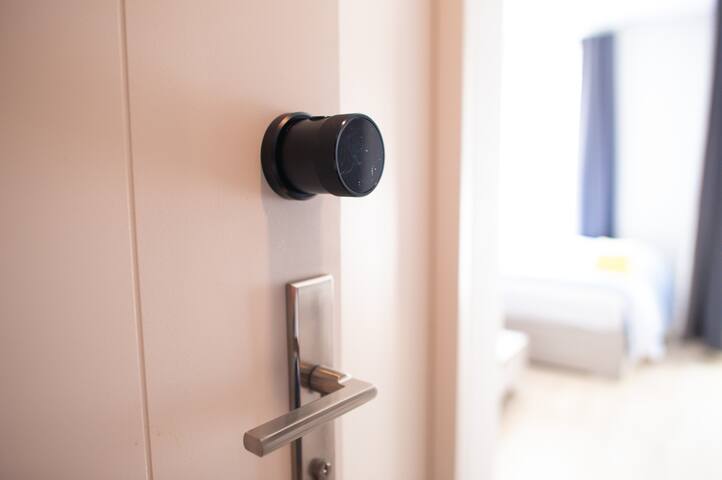 Condo. GROUP of 12 guests@Chinatown airport2ways#5 gallery image 5