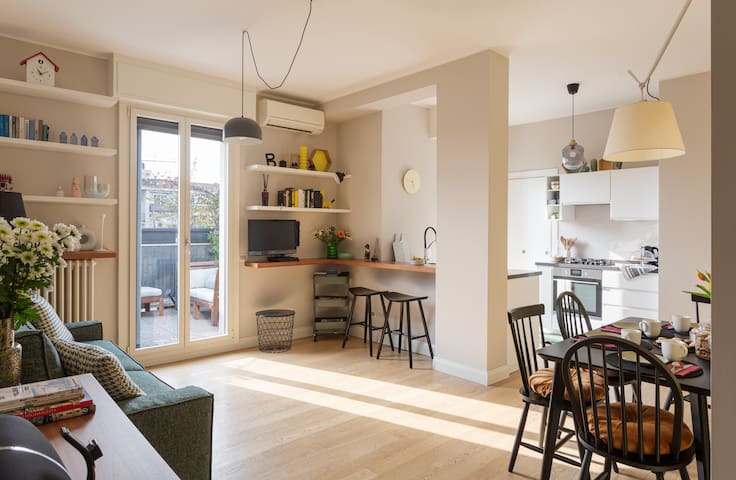 The Jasmin house: new attic near Fiera and metro