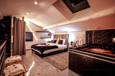 Love Room jacuzzi, sauna