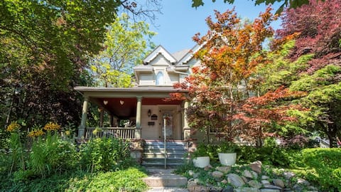 The Fitz-Albert Manor