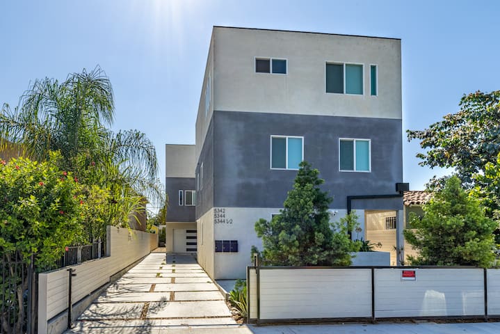 Spacious 4 Bedroom Family Home in Culver City