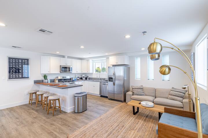 Spacious 4 Bedroom Family Home in Culver City gallery image 3