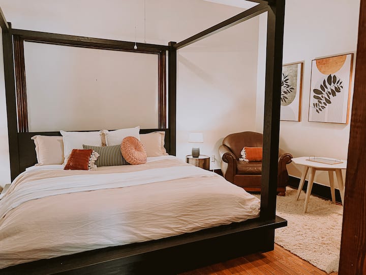 Romantic Loft Downtown Abingdon Lofts for Rent in Abingdon, Virginia