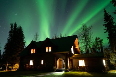 Aurora Lodge+Private Hot Tub+Cedar Sauna Near Town
