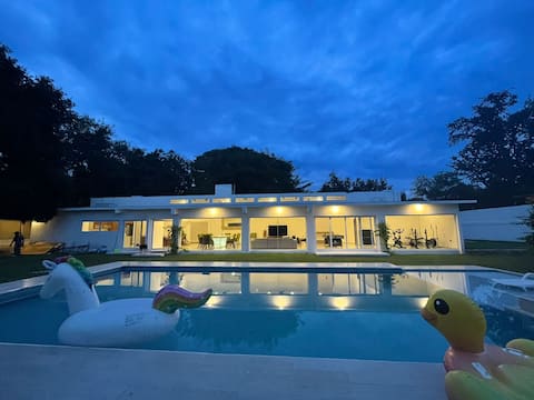 CASA MAYA! Las Estacas. Exceptional