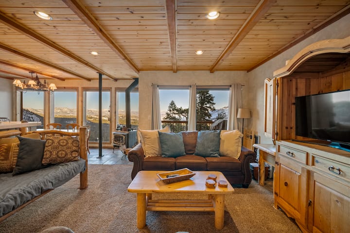 Ski In and Out~Huge View~Private BBQ~2 car garage - Condominiums for ...