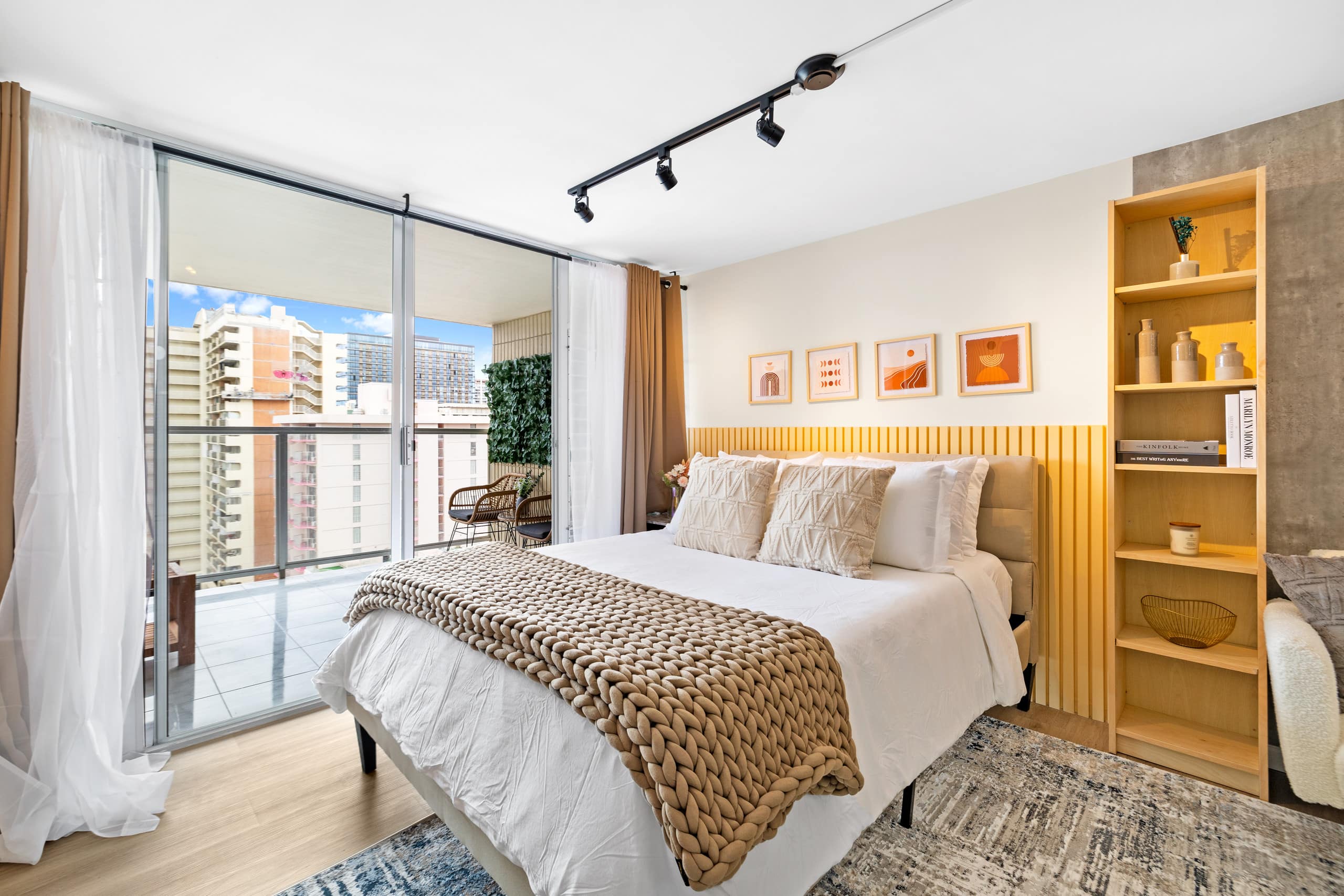 18th flr Waikiki Chic-Aesthetic Studio - Image 7