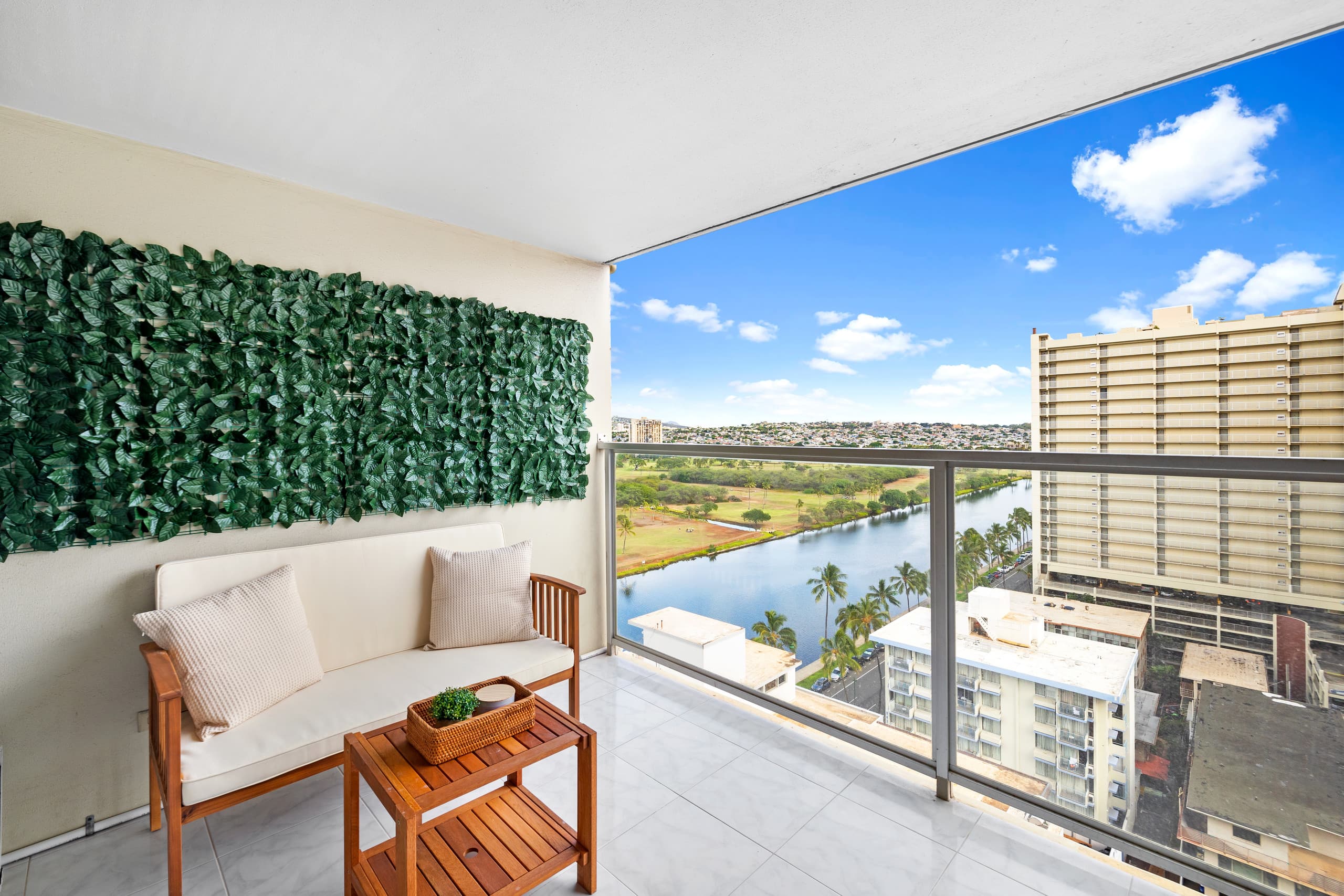 18th flr Waikiki Chic-Aesthetic Studio - Image 15