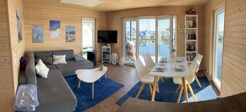 Houseboat (Flensburg Fjord) direct view Baltic Sea