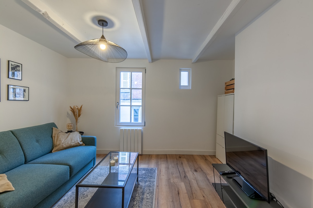 Popular Airbnb listing: Fisherman's house – close to train station and center in Trouville Sur Mer