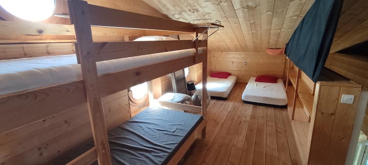 מקום לינה ל -12 אנשים