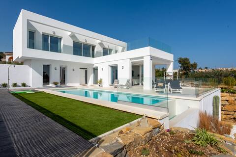 Luxurious villa MOGA overlooking the sea/Gibraltar