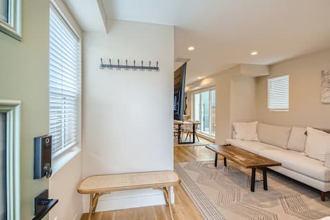 Top Airbnb: New Cheerful Denver Townhouse in West Colfax