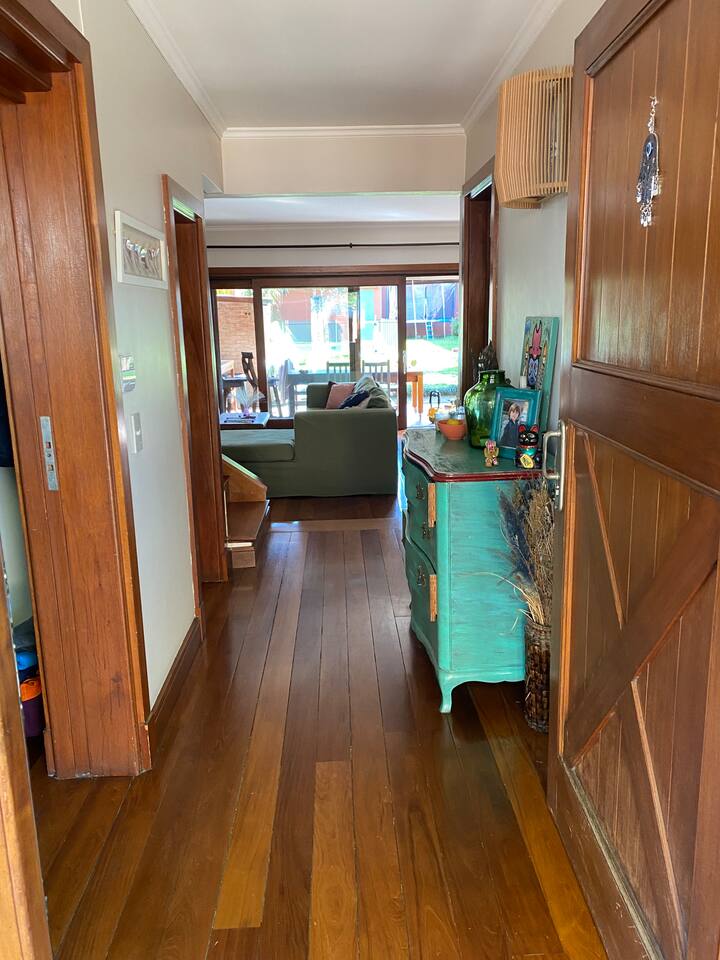 Четырёхкомнатная квартира с садом и бассейном в Beccar