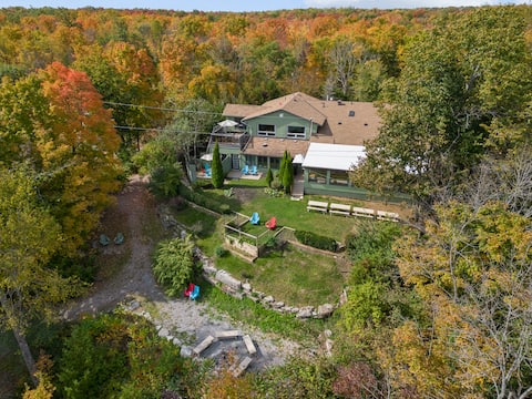 Massive Lakefront Lodge 5 Suite Beach Pool Retreat