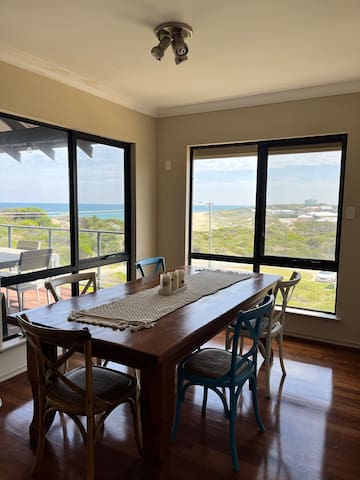 Sunset over the ocean gallery image 4