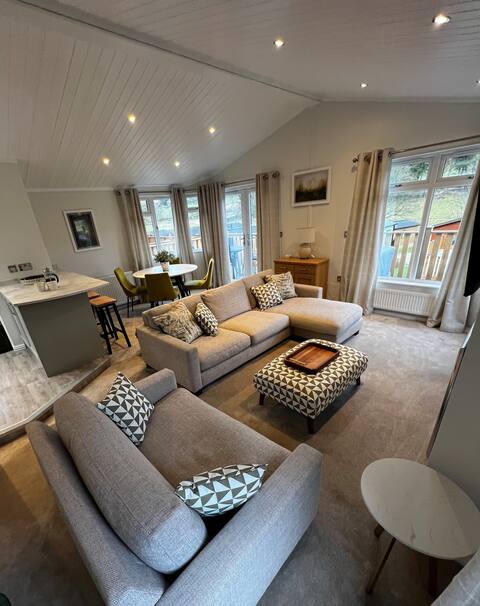 Lowena Lodge