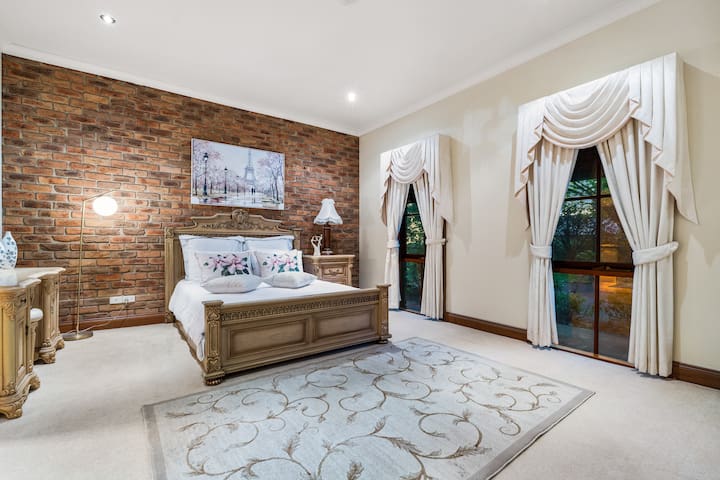 Dream getaway in an oasis