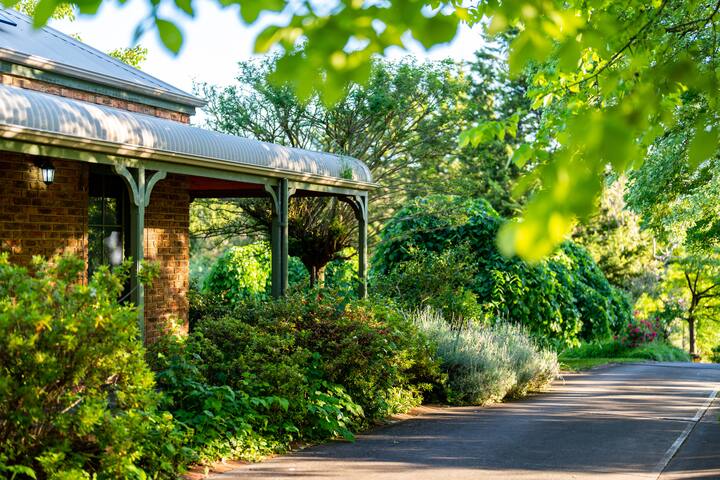 Dream getaway in an oasis gallery image 4