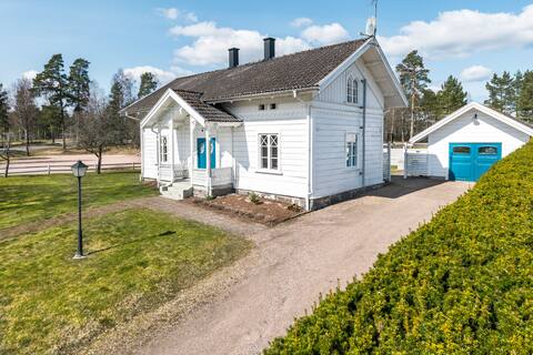Big house for 6 people, next to the golf course