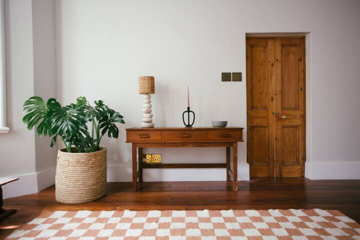 Family friendly holiday home with beautiful Garden gallery image 2