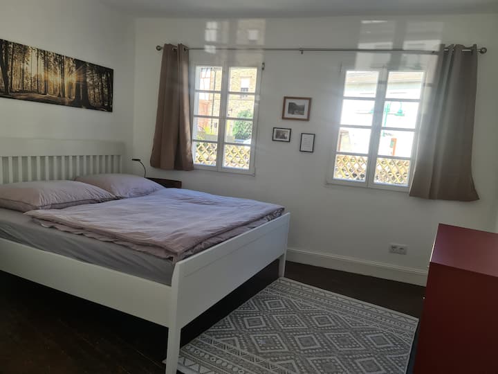 Schlafzimmer 2 mit Gartenblick