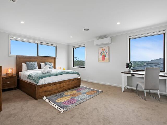 30% OFF Spacious5bedder4bath 1Study House @Croydon gallery image 5