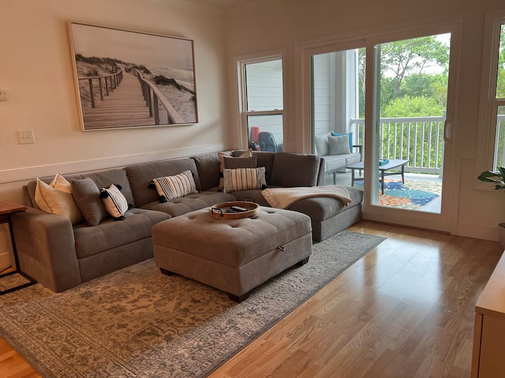 Luxury Condo Minutes From Folly! - Charleston, SC