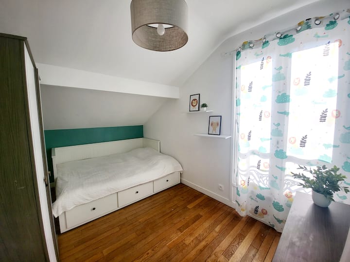 ห้องนอน 3 (เตียงลิ้นชักในการกำหนดค่าคู่ (กว้าง 160 ซม.))