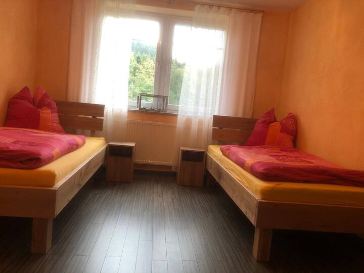 غرفة النوم 2