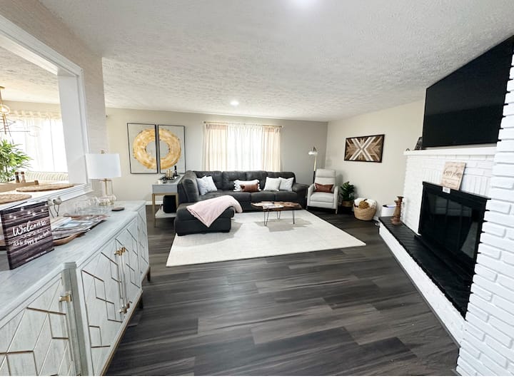 Wooded Creek Retreat Getaway Geneva on the Lake Houses for Rent in