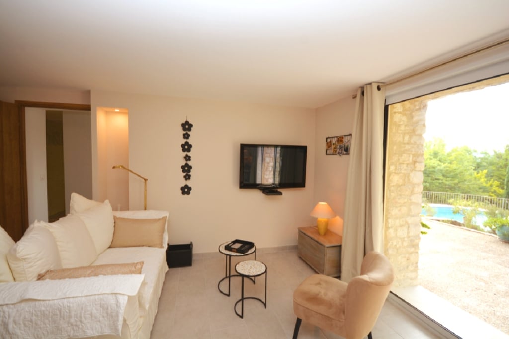 Top performing Airbnb: Escape for two in Luberon furnished tourist accommodation 4 * in Saint Saturnin Lès Apt