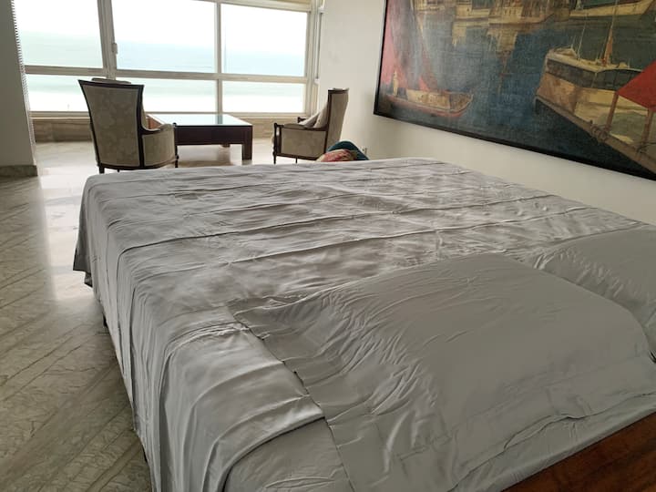 Spavaća soba 5 s bračnim krevetom i pogledom na Copacabana Beach