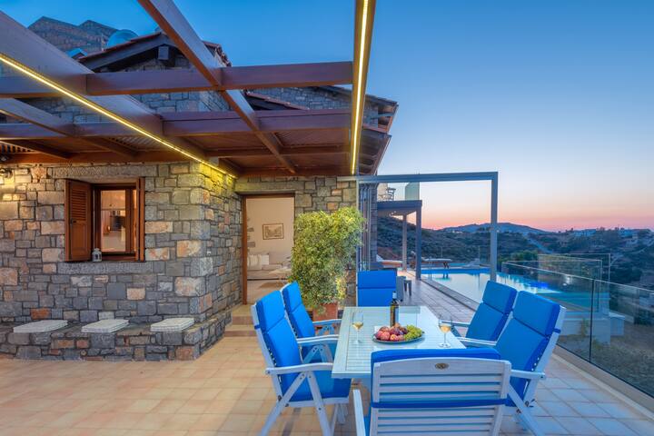 Villa Lygaria, 2 BD, 2 BA, private infinity pool gallery image 4