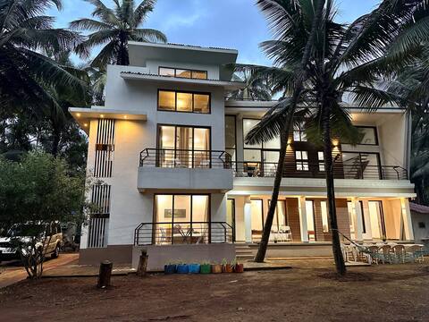 SeaLaVie Sea View Farmhouse