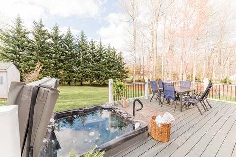 Oak Grove Retreat | Hot-tub; pet friendly; LU