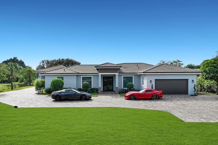 NEW Fort Lauderdale Paradise Getaway! gallery image 2