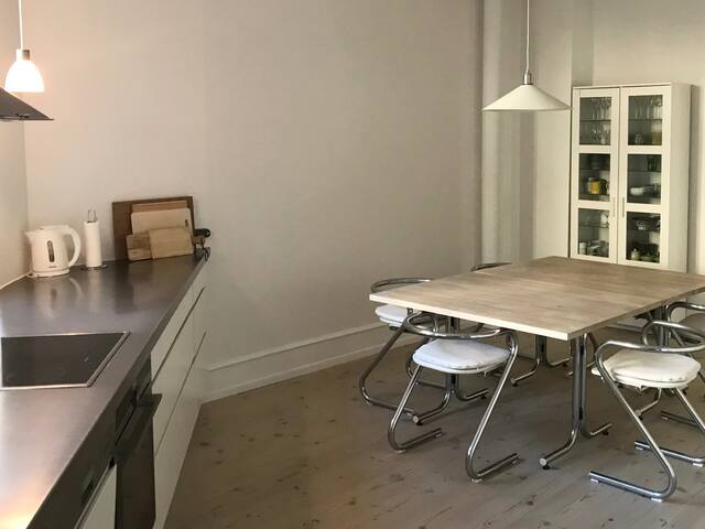 Stor privat lejlighed centralt i København gallery image 2