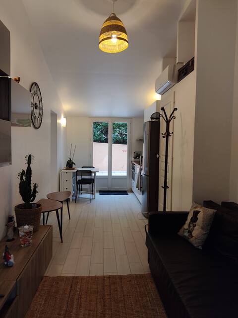 2 room apartment.