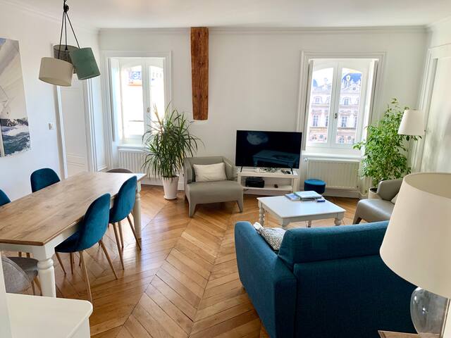 Vue Place des Terreaux gallery image 3