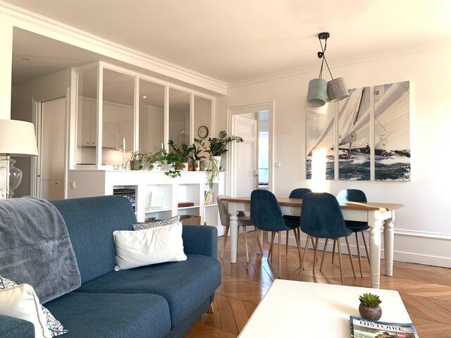 Vue Place des Terreaux gallery image 2