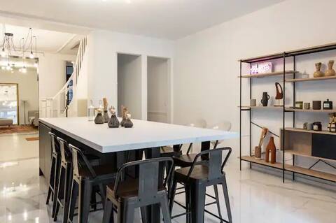 - Big Brussels home -