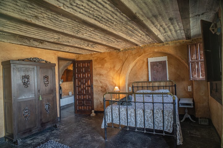 საძინებელი 4