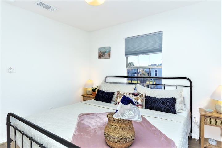 Another view of the second bedroom.