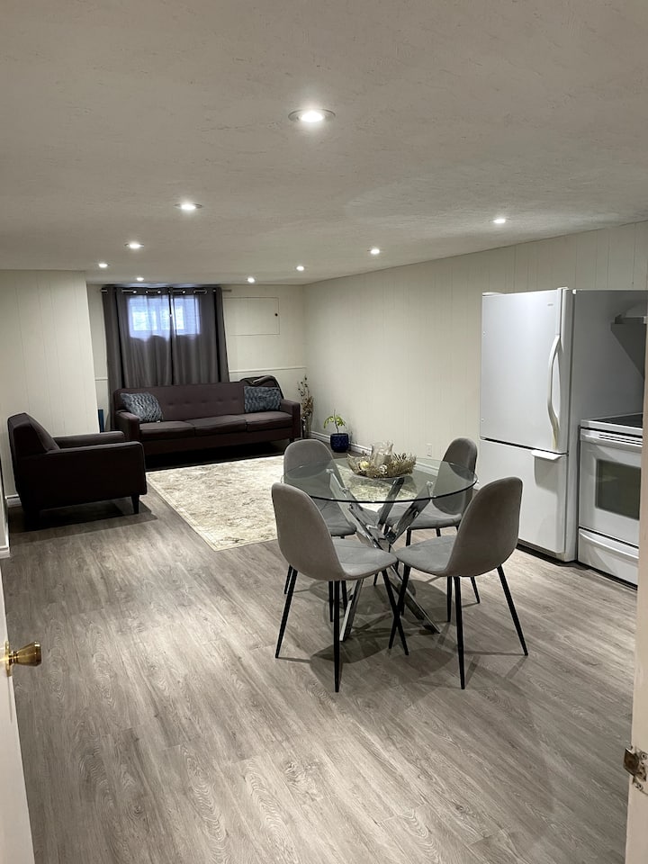 Guest Suite In Aurora Houses for Rent in Aurora, Ontario, Canada Airbnb