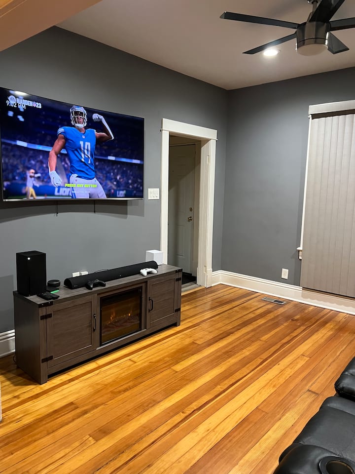 The Suites! - Homewood, IL