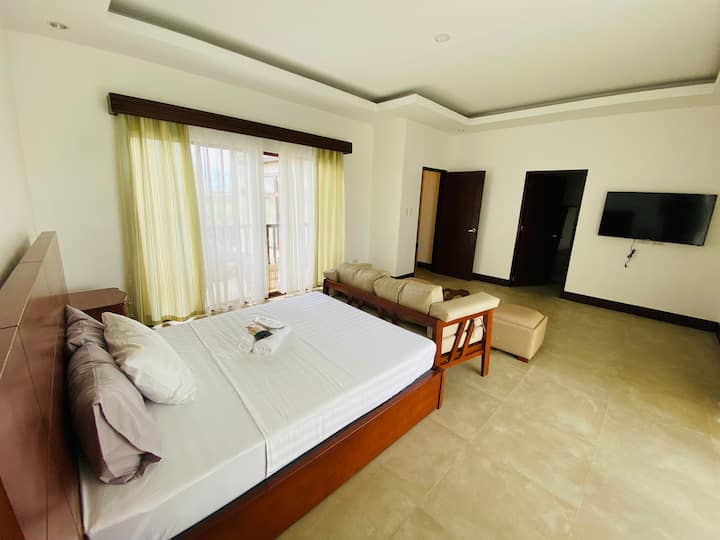 Room 3 with Toilet and Bath (Masters)